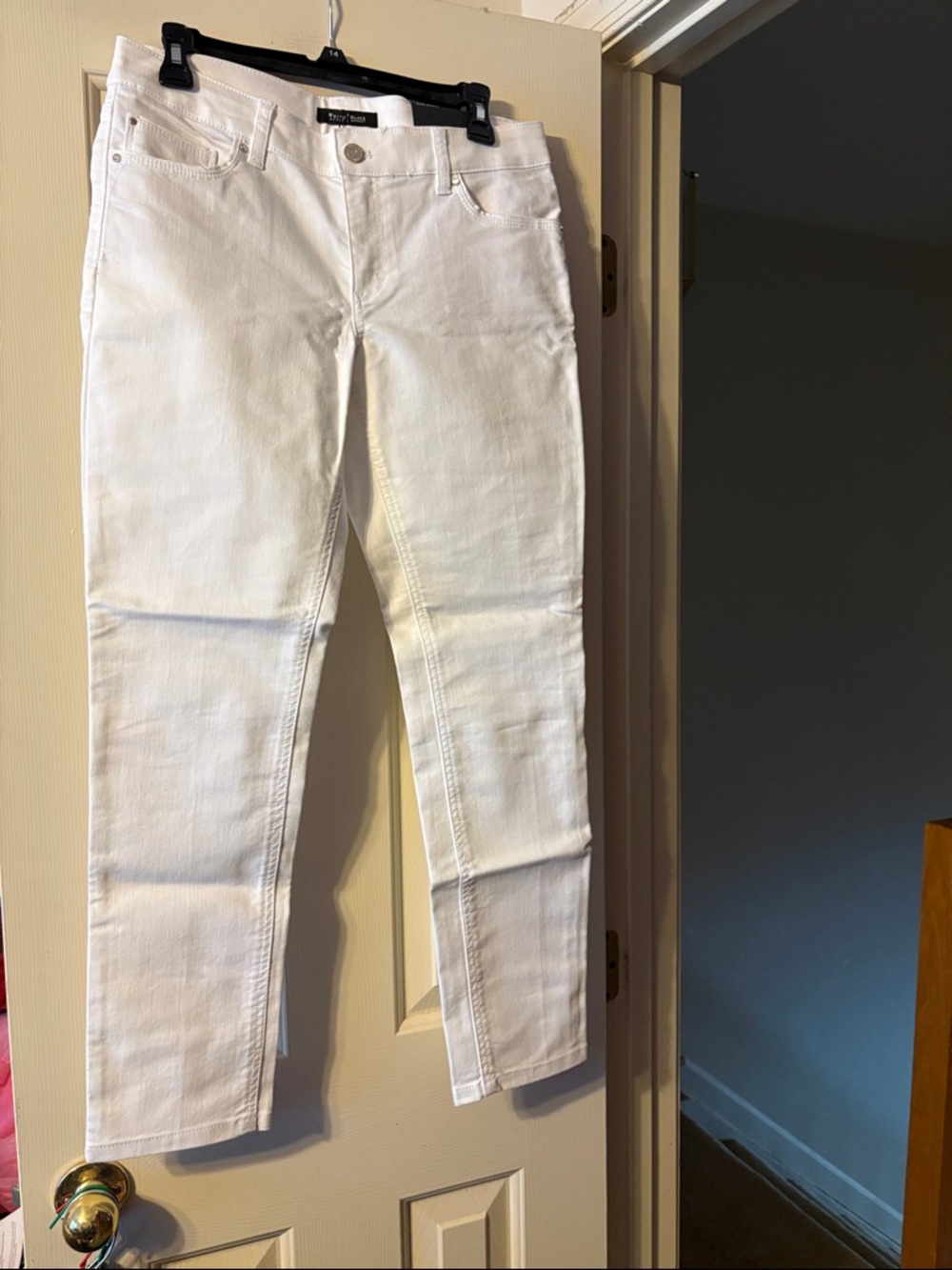 White House Black Market White Slim Ankle Jeans Size 6R NWT